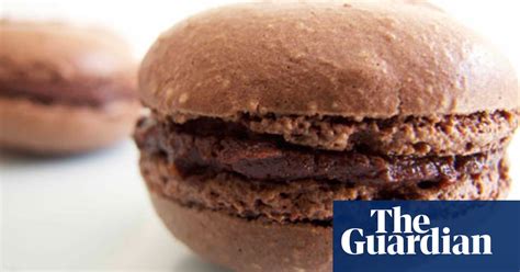 how-to-cook-perfect-chocolate-macarons-french-food image