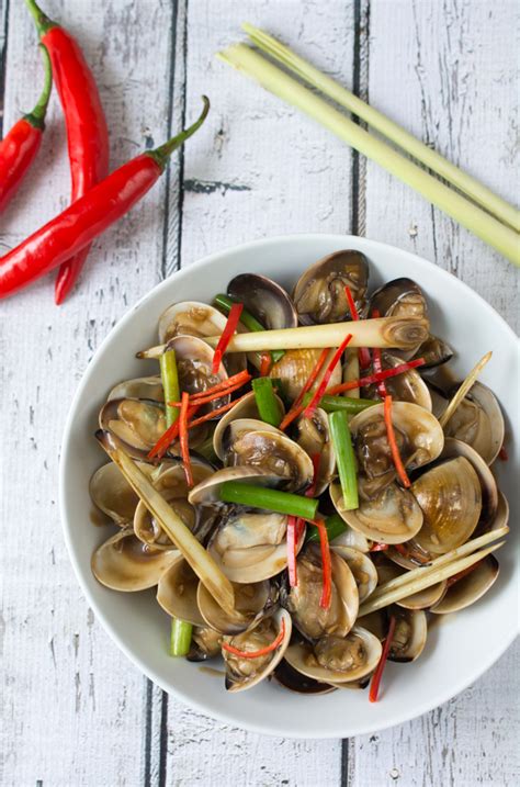 asian-stir-fried-clams-wok-skillet image