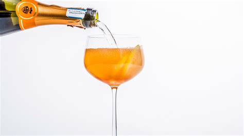 sparkling-lemon-cocktail-recipe-bon-apptit image