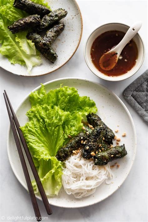 vietnamese-grilled-beef-in-lolot-leaves-bo-la-lot image
