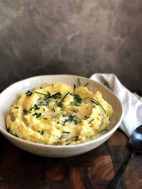 creamy-butter-and-chive-mashed-potatoes-keeping-it image
