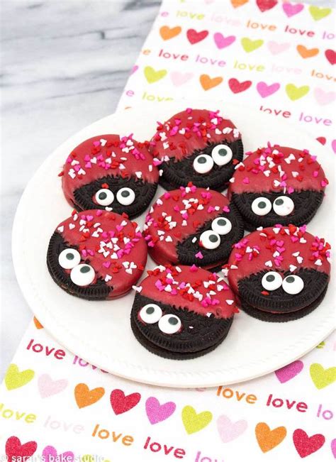 love-bug-oreo-cookies-sarahs-bake-studio image