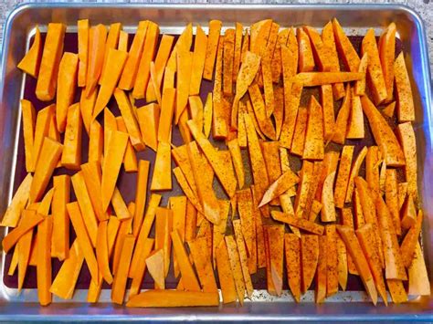 sweet-sweet-potato-fries-wfpb-no-oil-veganenvy image