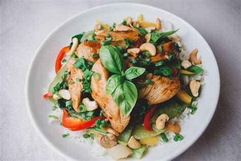 easy-basil-cashew-chicken-alley-does-food image