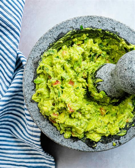 simple-guacamole-a-couple-cooks image