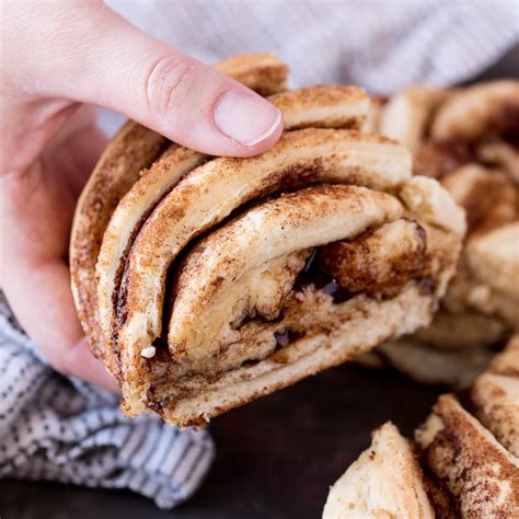 cinnamon-roll-twist-bread-the-stay-at-home-chef image