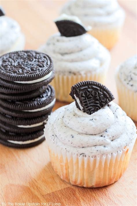 cookies-and-cream-cupcakes-with-oreo-frosting-lil image