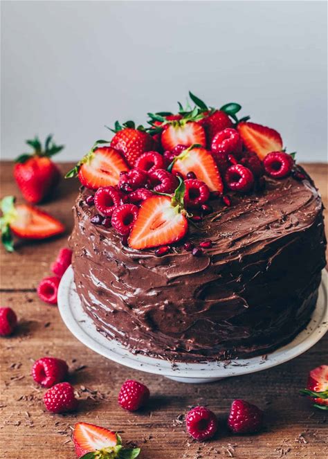 chocolate-raspberry-cake-vegan-bianca-zapatka image