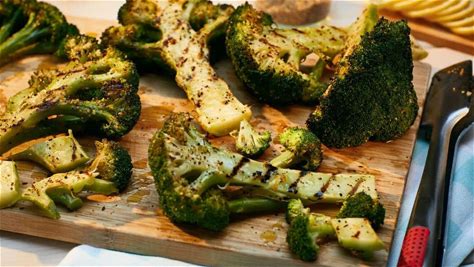 grilled-broccoli-bbq-grills-charcoal-grills-smokers image