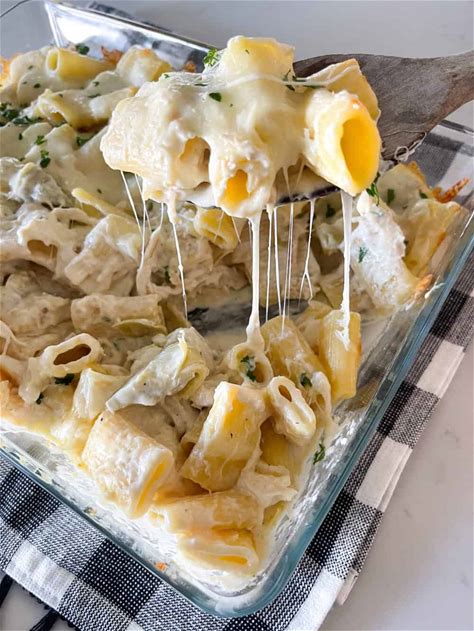 cheesy-chicken-alfredo-pasta-bake-picky-palate image