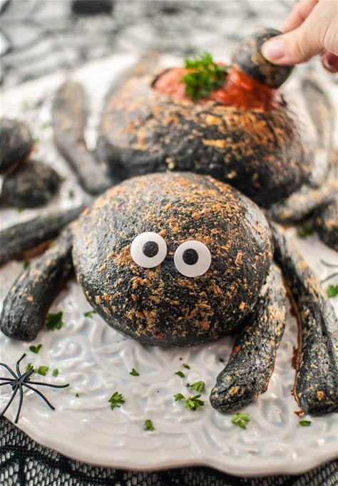 spooky-halloween-spider-bread-bowl-house-of-nash image