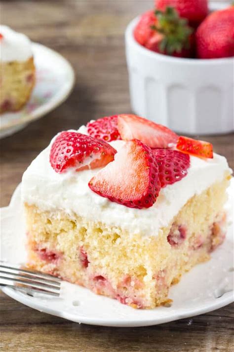 homemade-strawberry-cake-just-so-tasty image