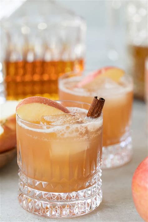 an-easy-apple-cider-cocktail-recipe-sugar-and-charm image