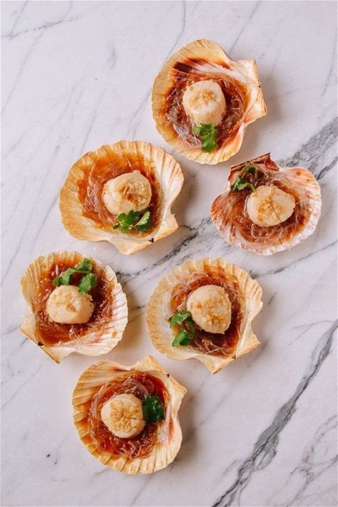 steamed-scallops-with-glass-noodles-the-woks-of-life image