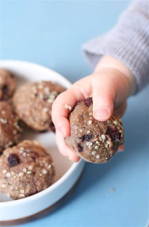 mini-banana-muffins-for-baby-led-weaning-abbeys image
