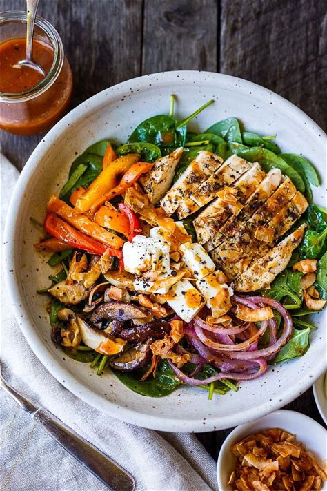 spinach-salad-with-grilled-chicken-veggies image