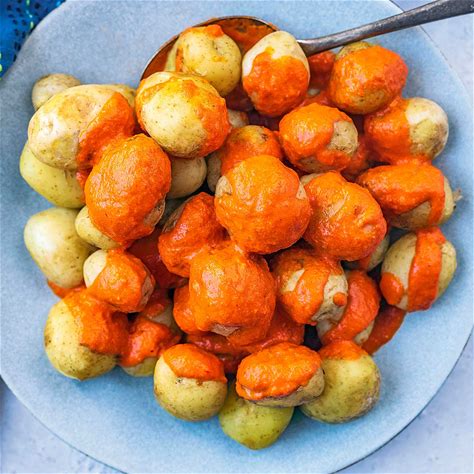 canarian-potatoes-papas-arrugadas-hungry-healthy image