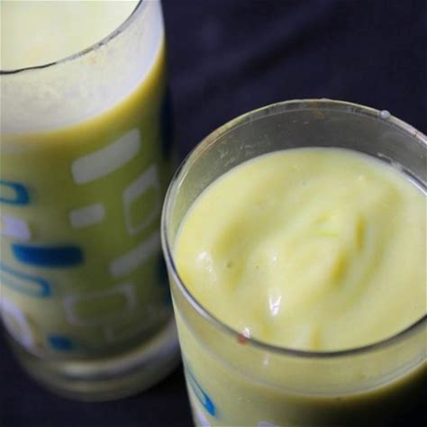 avocado-milkshake-recipe-yummy-tummy image