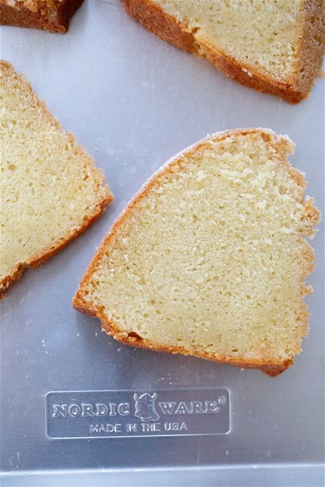 buttery-vanilla-bundt-cake-the-vanilla-bean-blog image