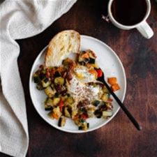 bell-pepper-and-zucchini-breakfast-skillet-with-zaatar image