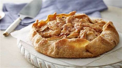 fresh-apple-toffee-tart-recipe-hersheyland image