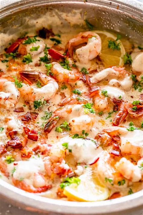 easy-garlic-shrimp-with-bacon-in-creamy-parmesan-sauce image