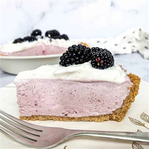 blackberry-cream-pie-live-to-sweet image