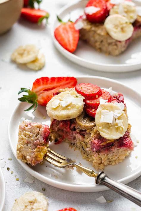strawberry-banana-baked-oatmeal-simply-quinoa image