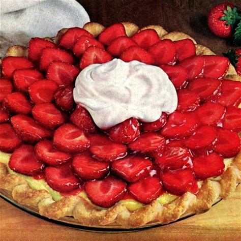 2-vintage-recipes-for-delicious-strawberry-satin-pie image
