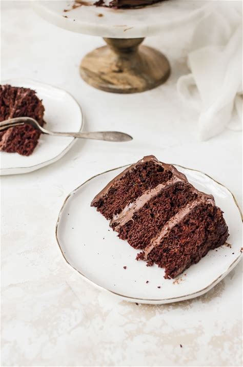 old-fashioned-chocolate-cake-with-chocolate-frosting image