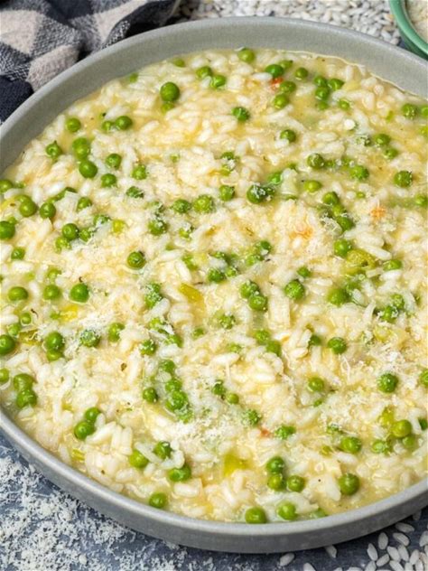 risi-e-bisi-italian-rice-and-peas-easy-recipes-that image