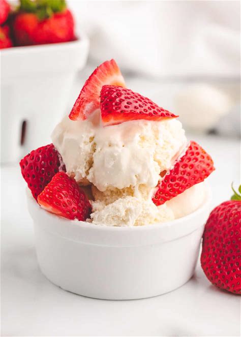 easy-homemade-vanilla-ice-cream-i-heart-naptime image