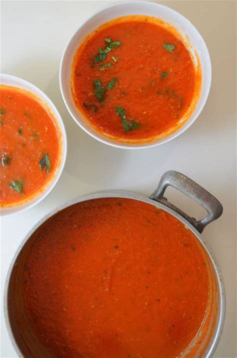 french-country-style-tomato-basil-soup-lizzy-loves image
