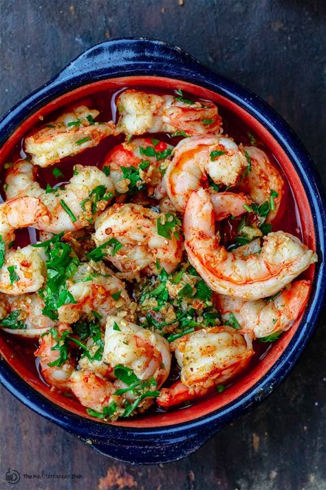gambas-al-ajillo-spanish-garlic-shrimp-the image