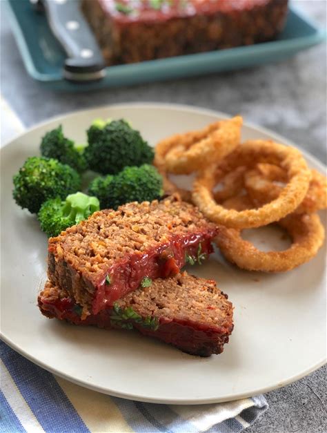 vegan-impossible-or-beyond-meat-meatloaf-with-a image
