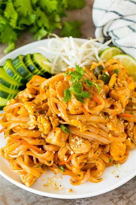 chicken-pad-thai-dinner-at-the-zoo image