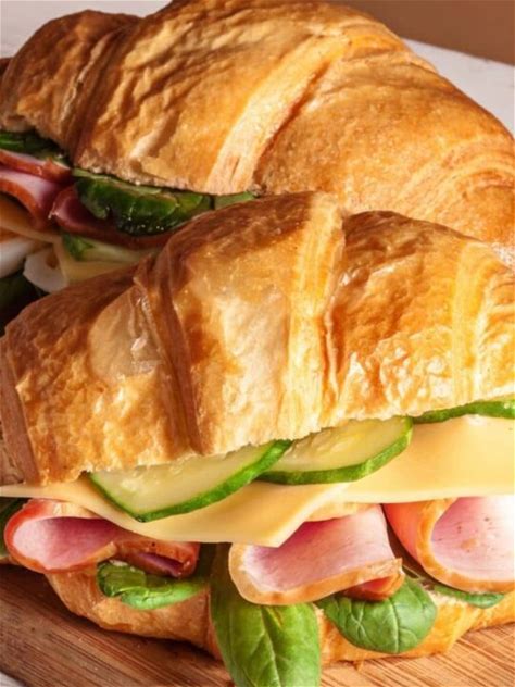 20-best-croissant-sandwich-recipes-top image
