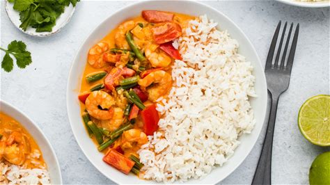 15-minute-thai-red-curry-with-shrimp-recipe-mashed image