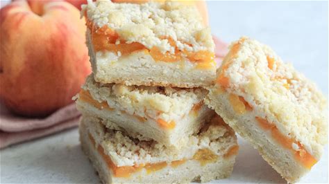peach-crumble-bars-recipe-mashed image