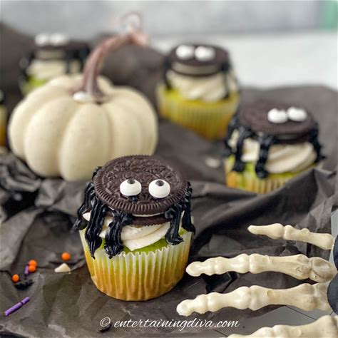 super-easy-halloween-spider-cupcakes-with-oreo-cookies image