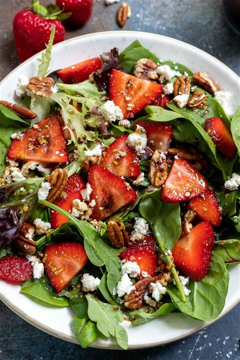 strawberry-spinach-salad-recipe-wonkywonderful image