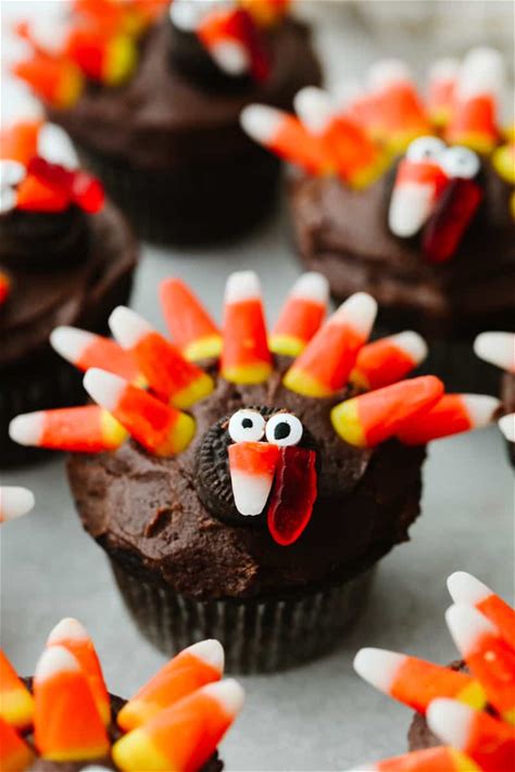 easy-thanksgiving-turkey-cupcakes-the-recipe-critic image