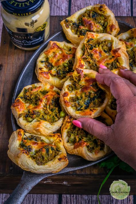 homemade-spicy-green-peas-spinach-pastry-puffs image