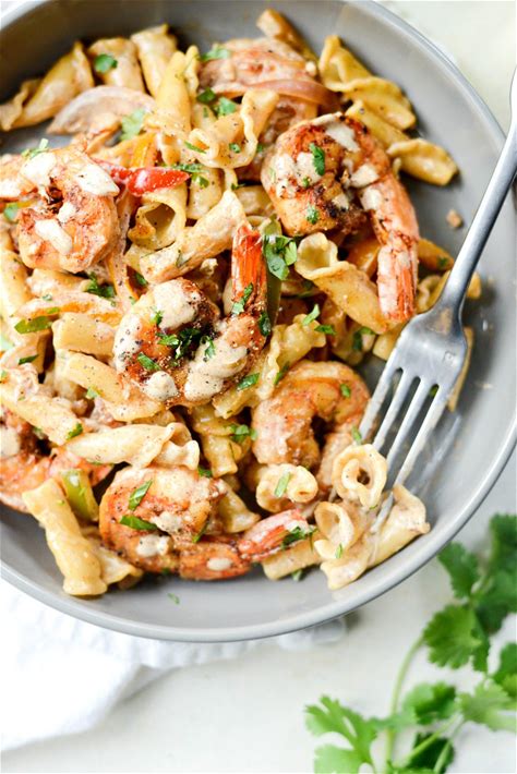 garlicky-fajita-shrimp-pasta-simply-scratch image