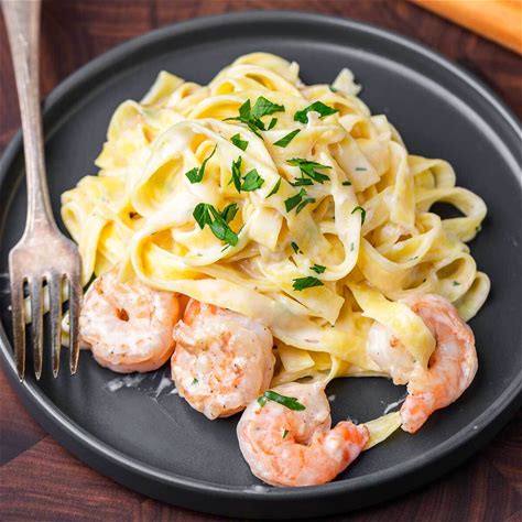 shrimp-alfredo-sip-and-feast image