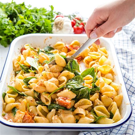 easy-baked-feta-pasta-healthy-vegetarian-the image