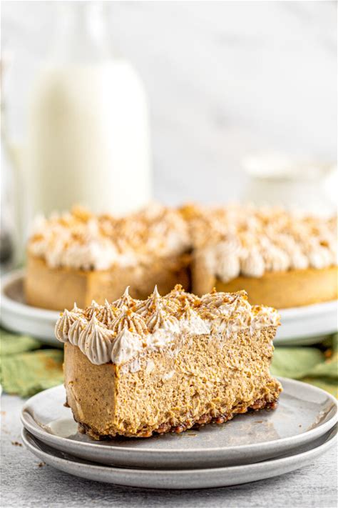 pumpkin-cheesecake-with-gingersnap-crust-the image