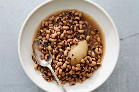 black-eyed-peas-recipe-nyt-cooking image