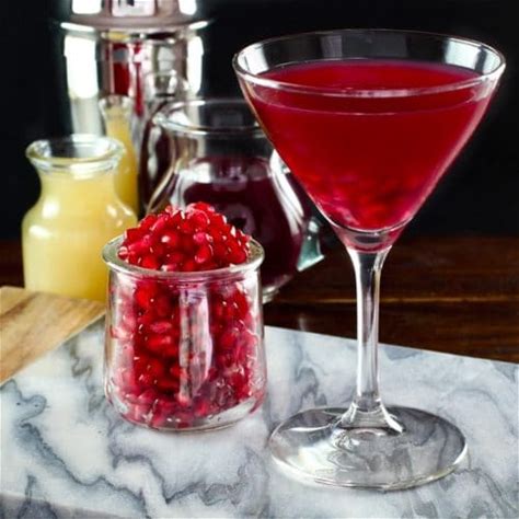 pomegranate-martini-easy-beautiful-and-delicious image
