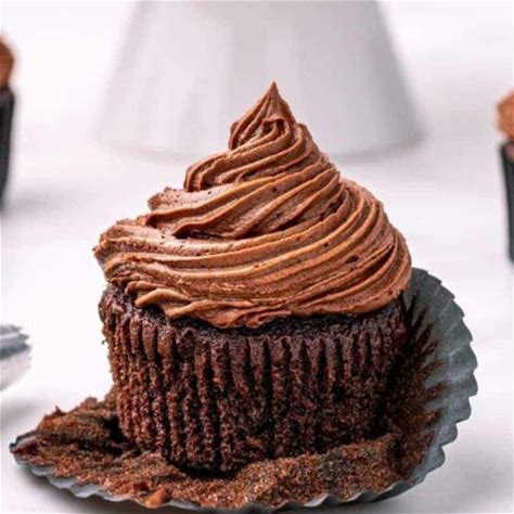 air-fryer-chocolate-cupcakes image